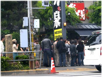 5/5うどんやの行列